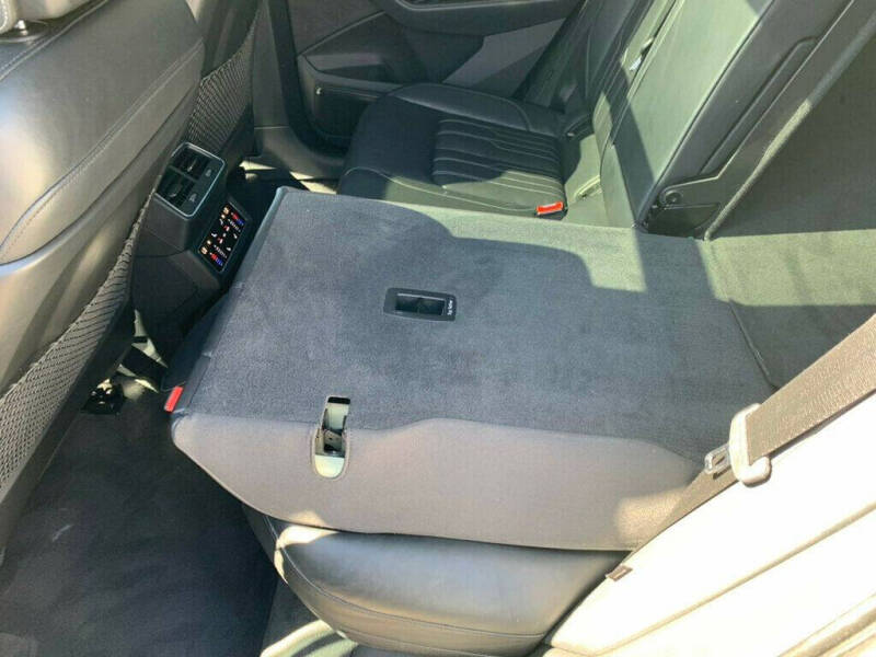 2019 Audi e-tron quattro Prestige