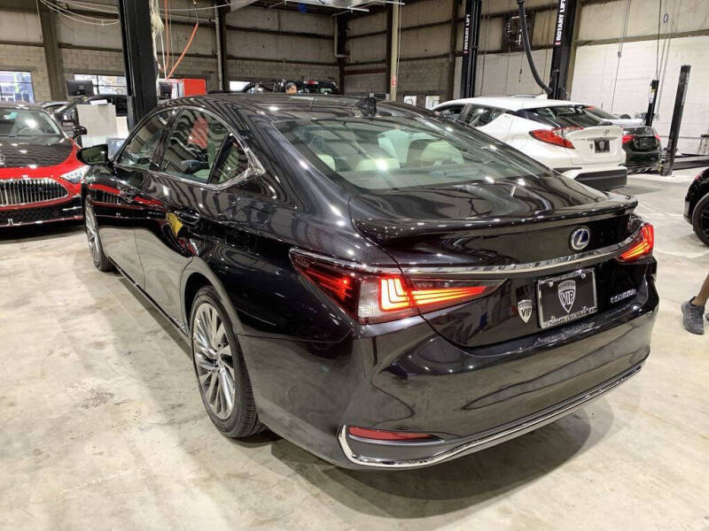 2021 Lexus ES 300h Ultra Luxury
