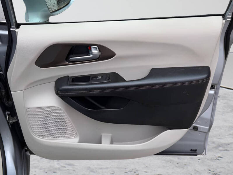 2019 Chrysler Pacifica Touring L