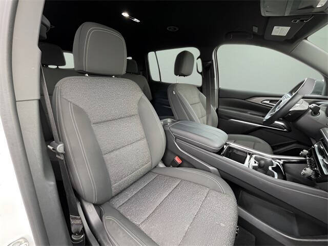 2024 Chevrolet Traverse LS