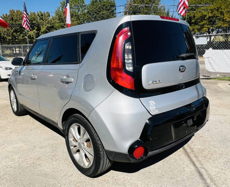 2016 Kia Soul +