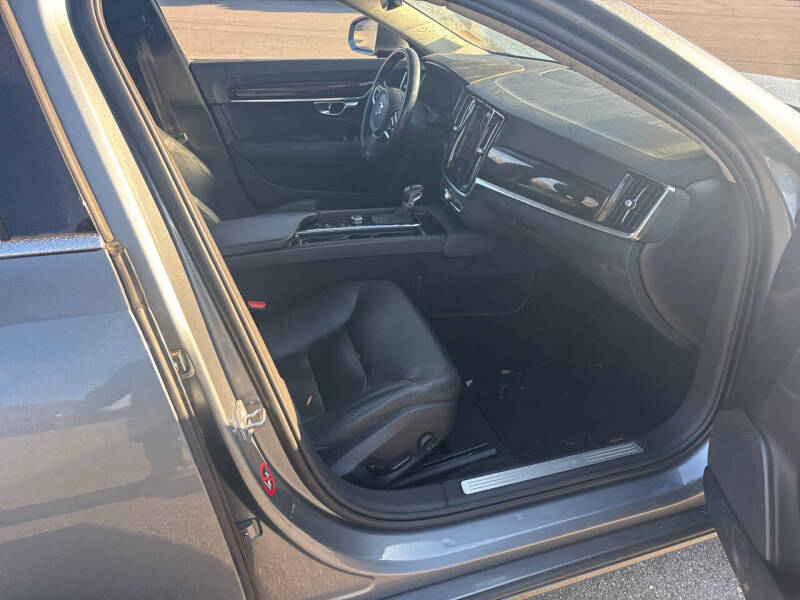 2018 Volvo S90 T5 Momentum