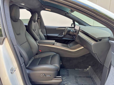 2023 Tesla Model X Standard Range
