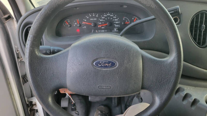 2004 Ford E-Series