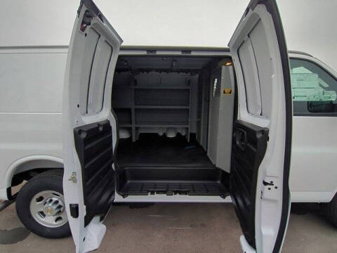 2025 Chevrolet Express 2500