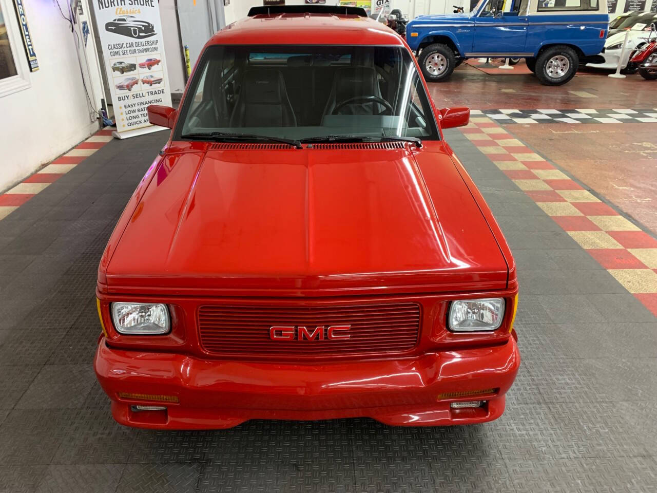 1992 GMC Typhoon 4