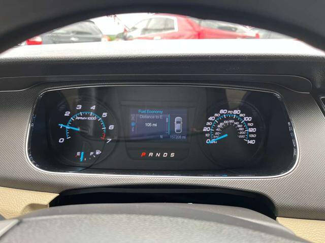 2016 Ford Taurus SE