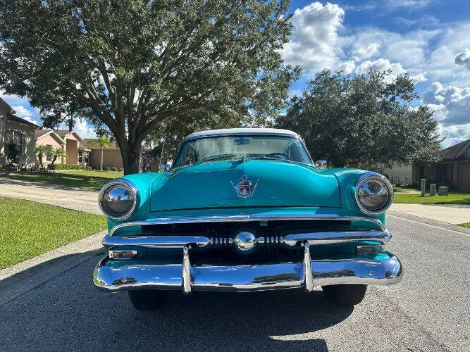 1953 Ford Crestline