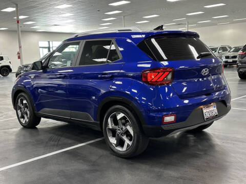 2022 Hyundai Venue SEL
