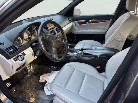 2011 Mercedes-Benz C-Class C 300 Luxury 4MATIC