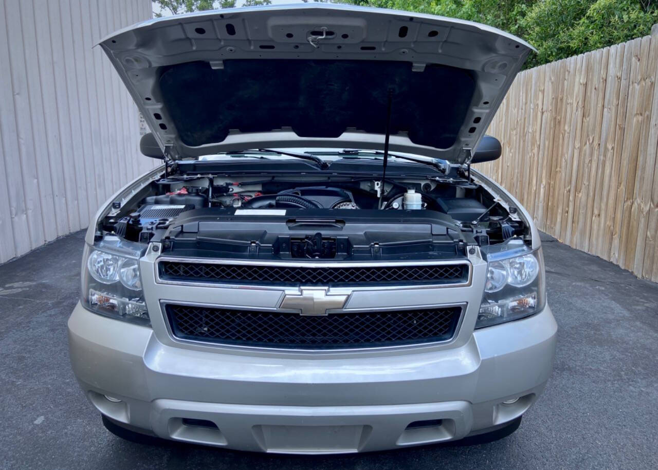 2008 Chevrolet Suburban 10