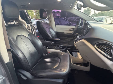 2020 Chrysler Pacifica Touring L