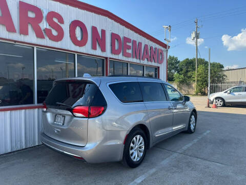 2017 Chrysler Pacifica Touring-L