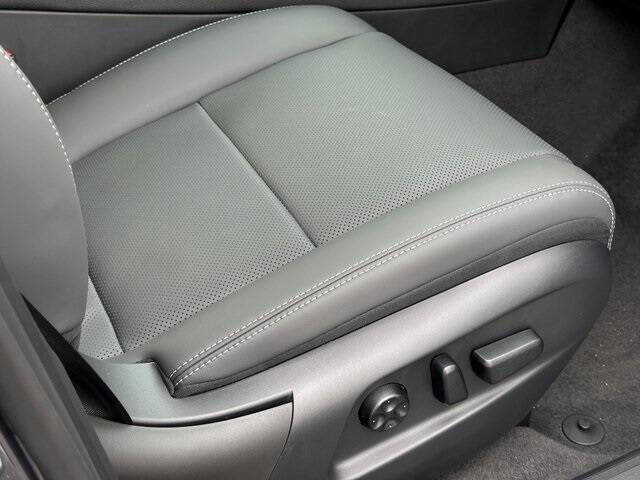 2025 VinFast VF8 Plus