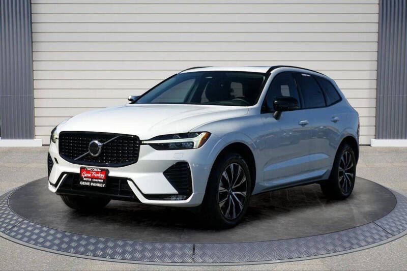 2025 Volvo XC60 B5 Core Dark Theme