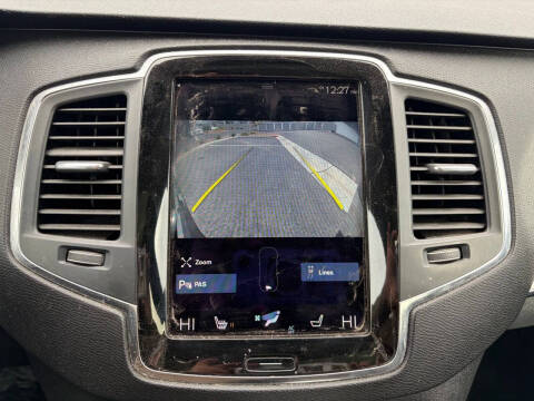 2016 Volvo XC90 T6 Momentum