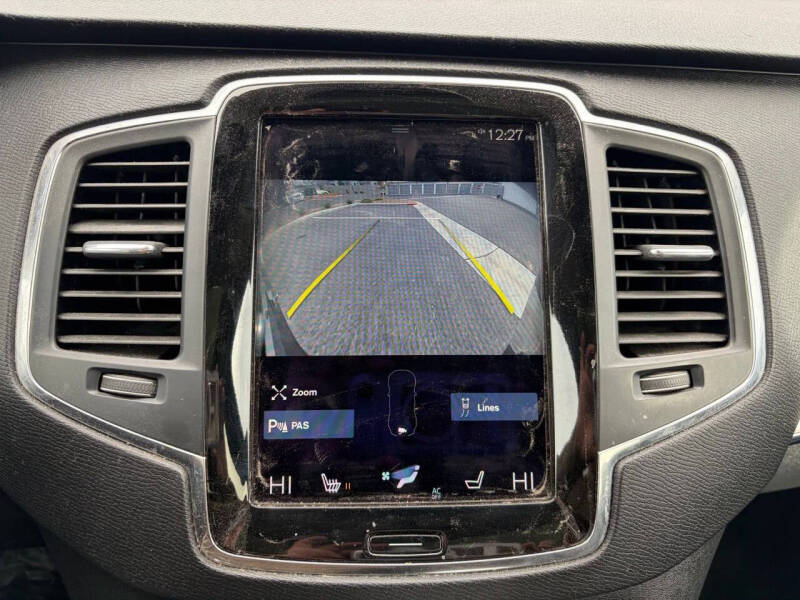 2016 Volvo XC90 T6 Momentum