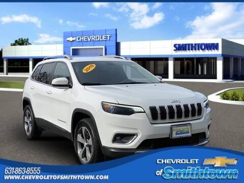 2019 Jeep Cherokee for sale at CHEVROLET OF SMITHTOWN in Saint James NY
