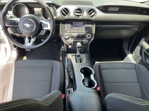 2016 Ford Mustang V6