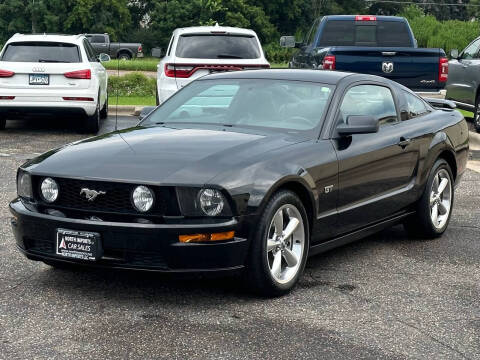 2006 Ford Mustang for sale at North Imports LLC in Burnsville MN