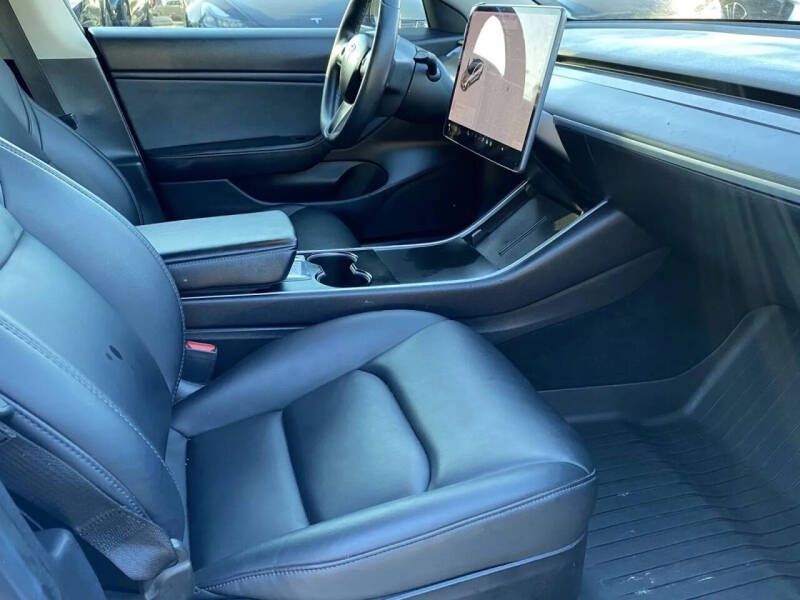 2019 Tesla Model 3 Standard Range Plus