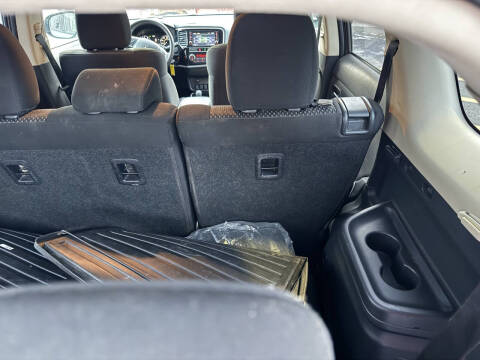 2019 Mitsubishi Outlander ES