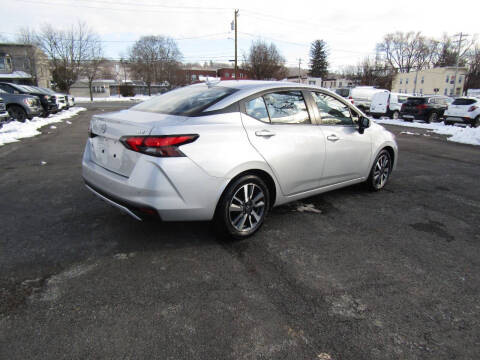 2023 Nissan Versa SV