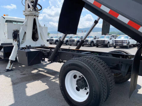 2015 Freightliner M2 106