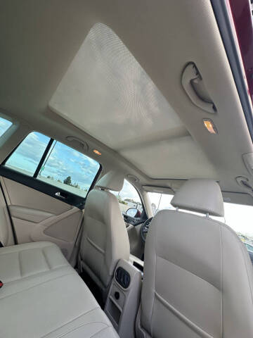 2012 Volkswagen Tiguan SE 4Motion