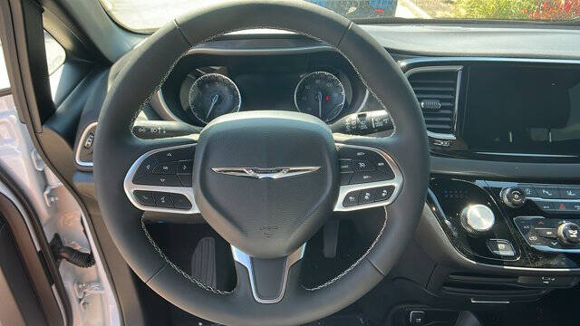 2026 Chrysler Voyager LX