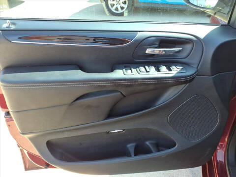 2014 Chrysler Town and Country S