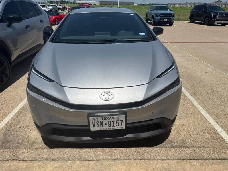 2025 Toyota Prius LE