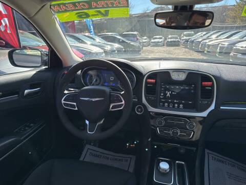 2023 Chrysler 300 Touring