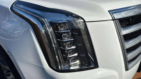 2016 Cadillac Escalade Luxury Collection