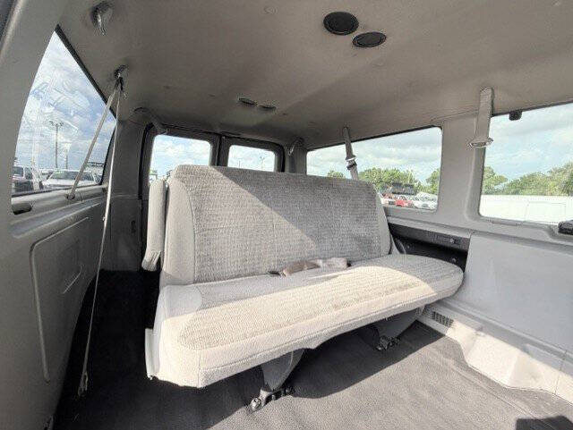 2001 Ford E-Series