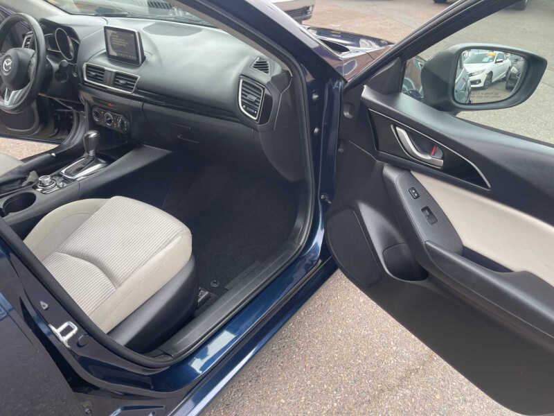 2015 Mazda MAZDA3 i Touring