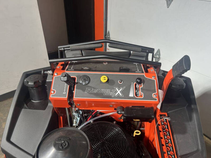 2025 Bad Boy REVOLT X 61" VANGUARD