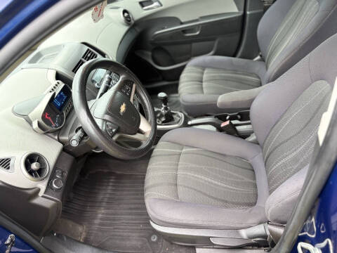 2013 Chevrolet Sonic LT Manual