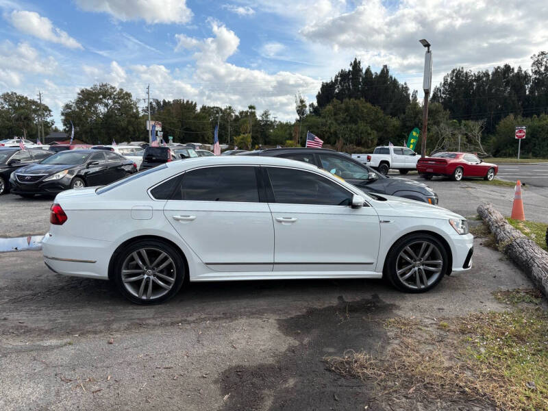 2017 Volkswagen Passat R-Line photo 13