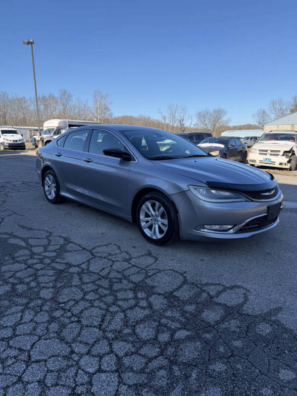 2016 Chrysler 200 Limited's photo