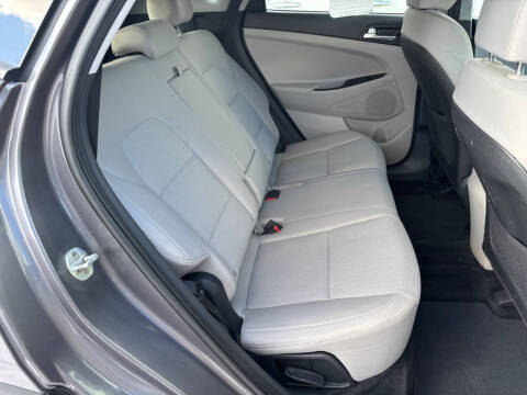 2021 Hyundai Tucson SE