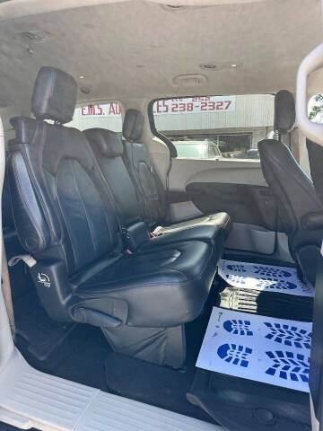 2017 Chrysler Pacifica Touring-L Plus
