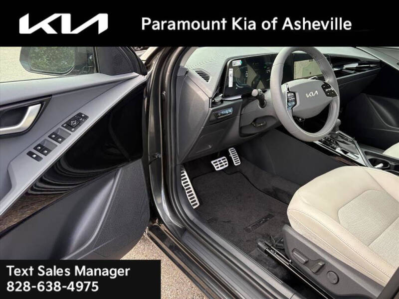 2025 Kia Niro EX Touring