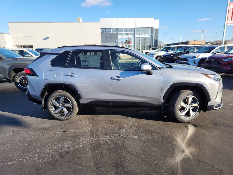 2025 Toyota RAV4 Plug-in Hybrid SE