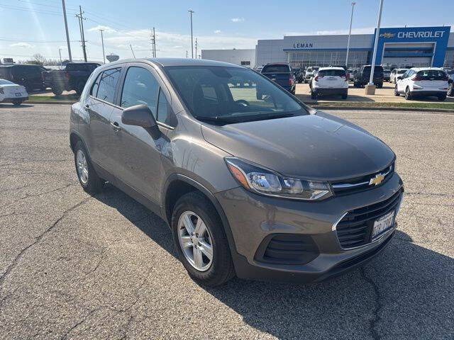 Used 2022 Chevrolet Trax LS with VIN KL7CJNSMXNB509156 for sale in Bloomington, IL