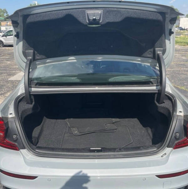 2024 Volvo S60 B5 Core Dark Theme