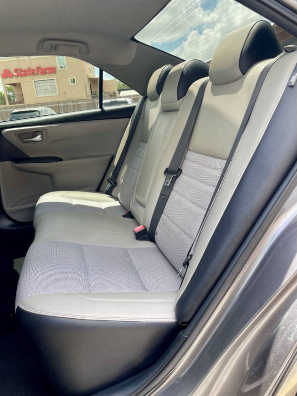 2017 Toyota Camry SE