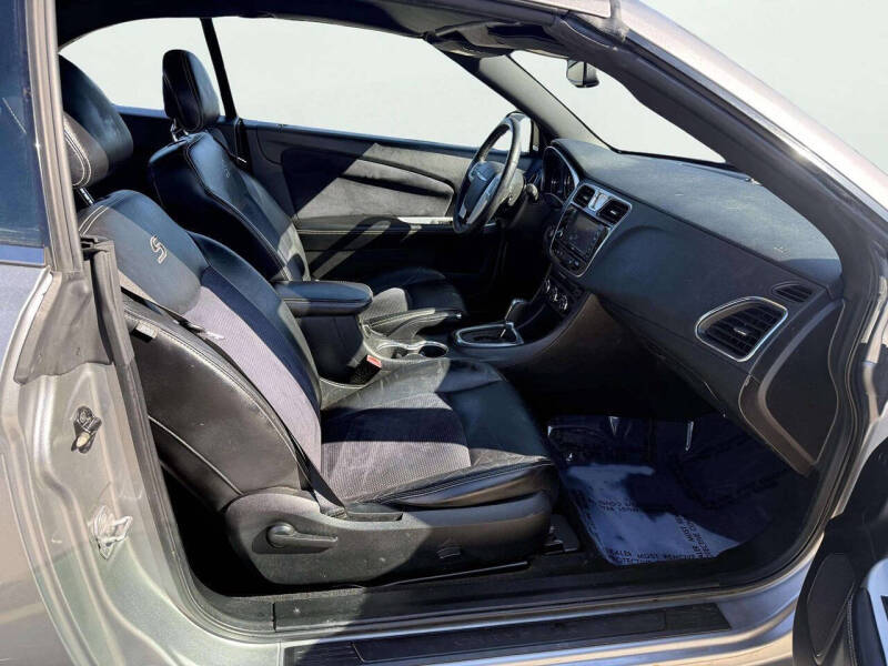 2013 Chrysler 200 S