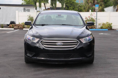 2016 Ford Taurus SE
