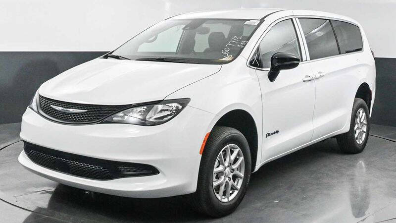 2025 Chrysler Voyager LX
